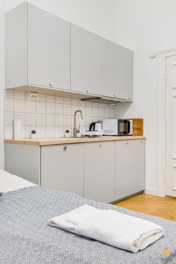 Apartament WeHost Pieni Roobertinkatu Big 13 Helsinki Zewnętrze zdjęcie